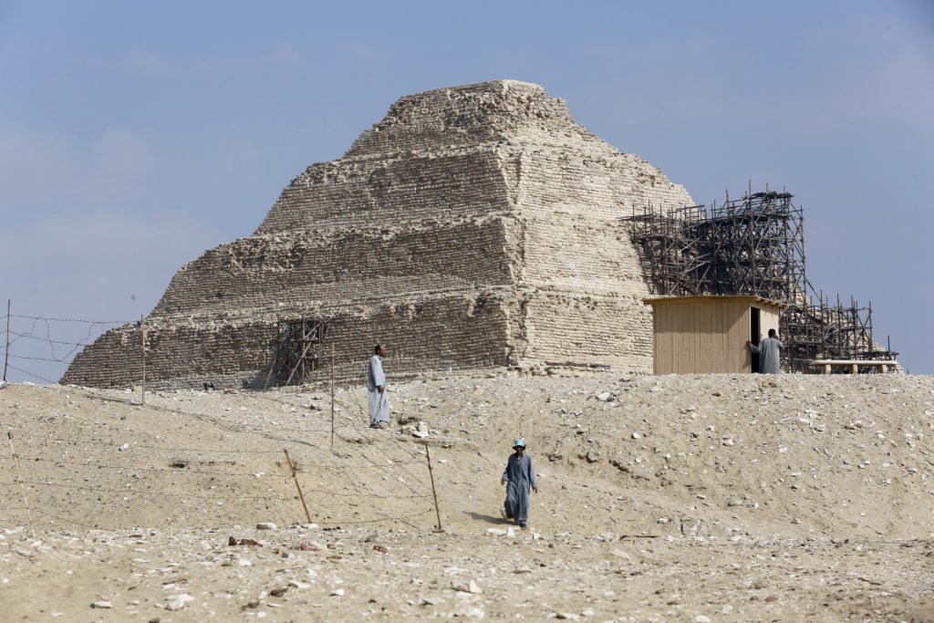 Αίγυπτος: Άνοιξε πάλι μετά την αποκατάστασή της η αρχαιότερη σωζόμενη πυραμίδα
