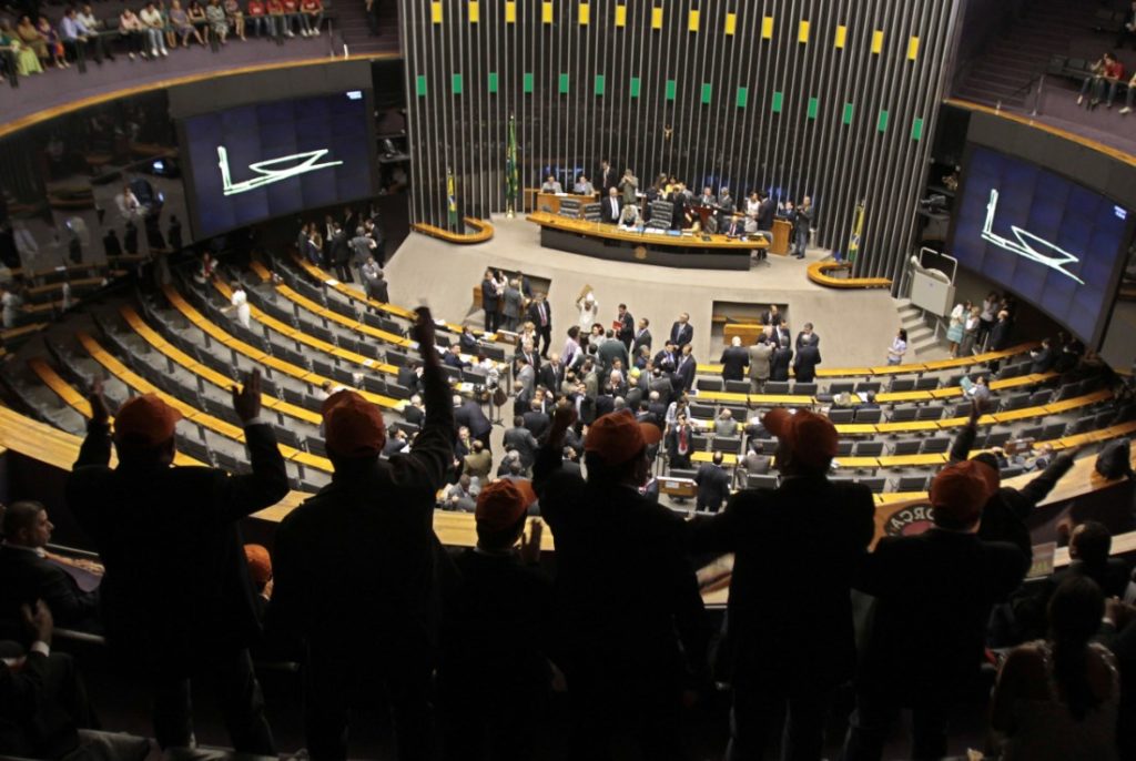 Βραζιλία: Βουλευτής προτείνει να… κόβονται τα χέρια των διεφθαρμένων πολιτικών