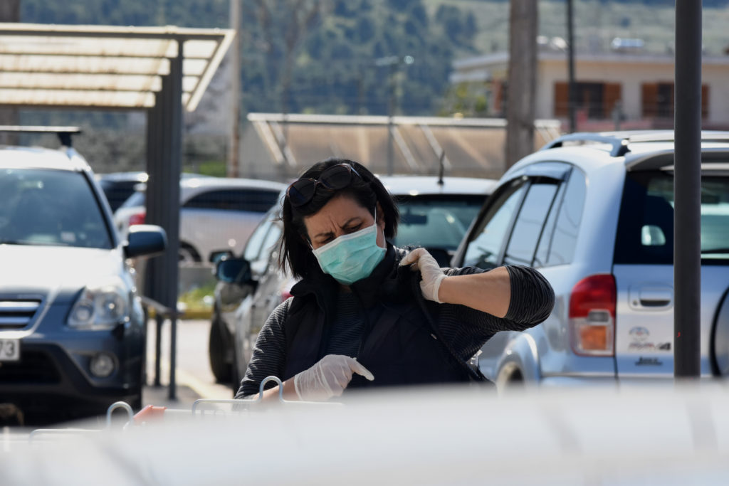 Κορονοϊός: 464 τα επιβεβαιωμένα κρούσματα στην Ελλάδα – Αισιόδοξα μηνύματα για την αντιμετώπιση του ιού