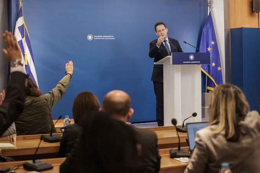 Στέλιος Πέτσας: Αντικοινωνική συμπεριφορά η φυγή στην επαρχία