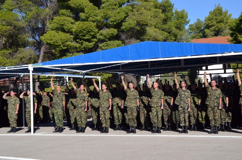 Αναστέλλεται η άδεια ορκωμοσίας στους νεοσύλλεκτους