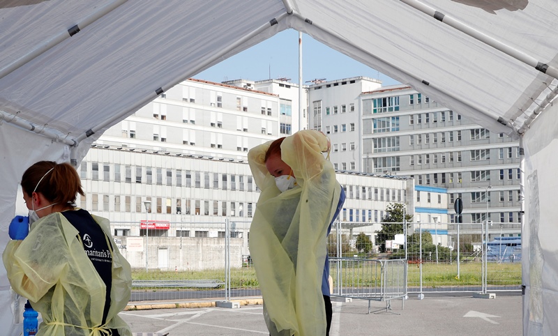 Σοκ στην Ιταλία: 49χρονη νοσοκόμα αυτοκτόνησε περιμένοντας τα αποτελέσματα του κορονοϊού