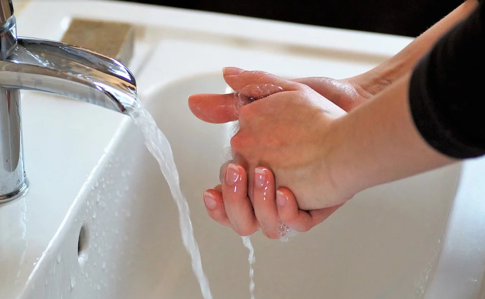 Ο σωστός τρόπος πλυσίματος χεριών – Δείτε το βίντεο