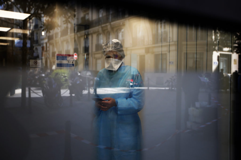 Κορονοϊός: Σε κατάσταση «υγειονομικής έκτακτης ανάγκης» τέθηκε η Γαλλία