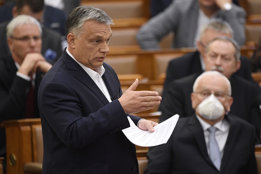 Ουγγαρία: Απεριόριστες εξουσίες επ’ αόριστον στην κυβέρνηση Ορμπάν με πρόσχημα τον κορονοϊό