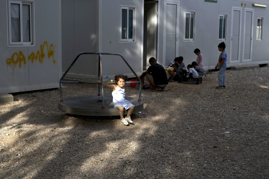 Κορονοϊός: Θετική γυναίκα στο κέντρο φιλοξενίας προσφύγων της Ριτσώνας – Μόλις είχε γεννήσει