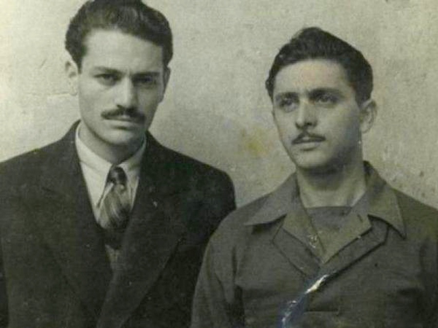 Όταν ο Μανώλης Γλέζος και ο Λάκης Σάντας κατέβασαν τη ναζιστική σημαία από την Ακρόπολη – τι έγραφε ο Τύπος της εποχής