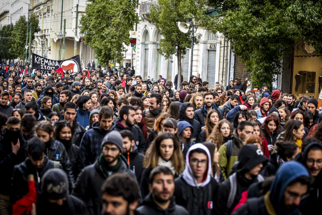 Αντιδράσεις από μαθητές για την επαναφορά της τράπεζας θεμάτων – «Να μην τολμήσουν