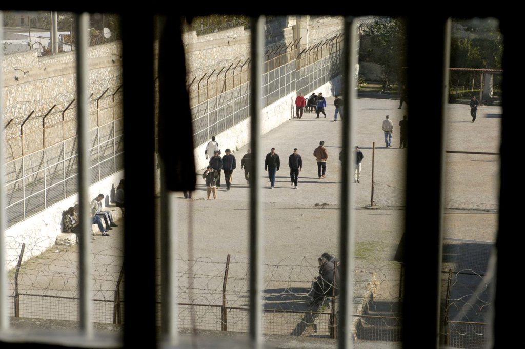 Θήβα: Εξέγερση στις γυναικείες φυλακές Ελαιώνα μετά τον θάνατο 35χρονης