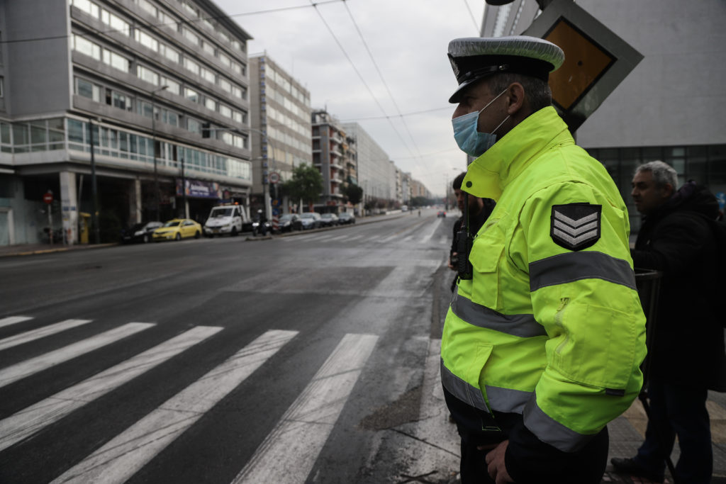 Έρχονται νέα αυστηρότερα περιοριστικά μέτρα τα επόμενα 24ωρα – Τι θα γίνει με τα διόδια το Πάσχα