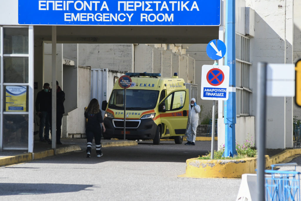 Συγκλονίζει η πεθερά του 35χρονου που πέθανε από κορονοϊό: Μπήκε στο νοσοκομείο περπατώντας και τον έβγαλαν με κάσα