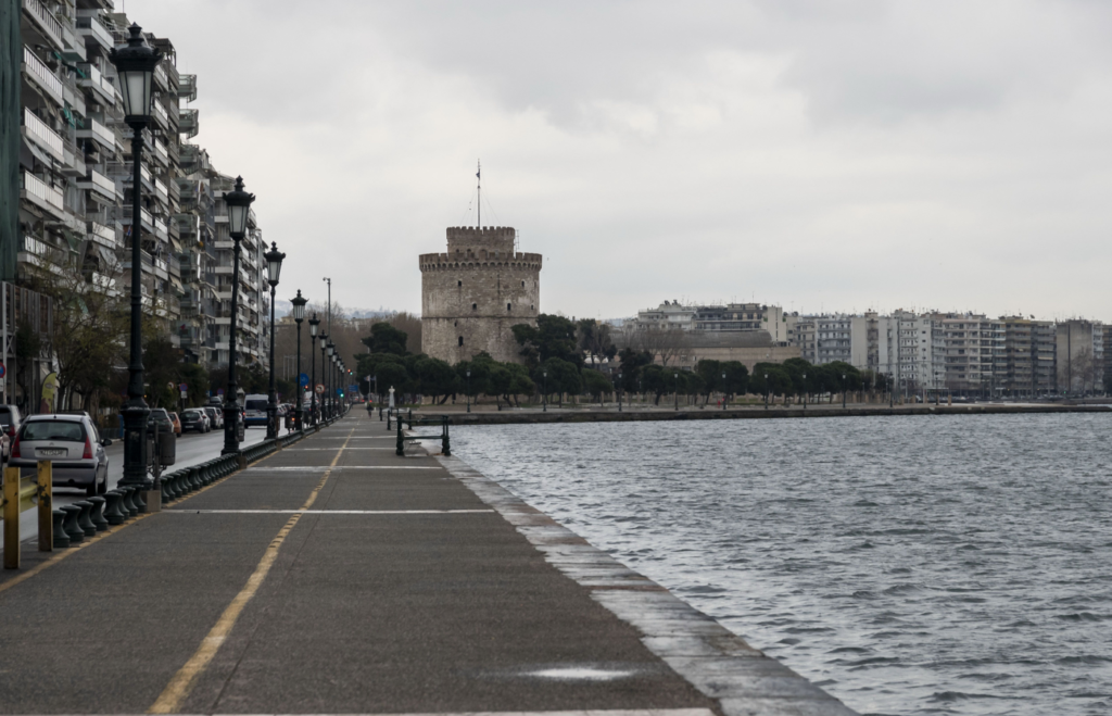 Θεσσαλονίκη: Drone με μεγάφωνο υπενθυμίζει στους κατοίκους να μένουν σπίτι
