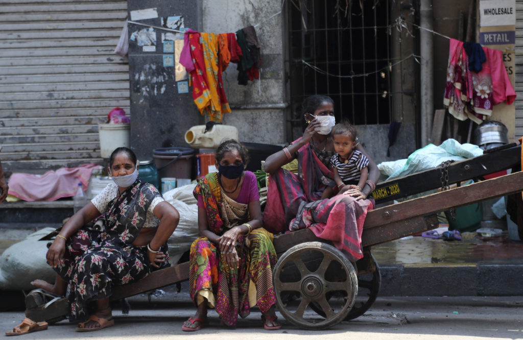 Ινδία – άστεγοι: Κάποιοι από μας θα πεθάνουν, κάποιοι θα ζήσουν…