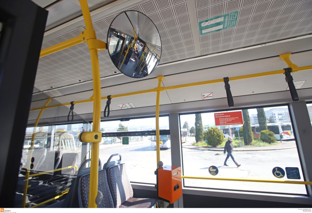 Περιορισμοί στον αριθμό επιβατών ΙΧ, λεωφορείων και τρόλεϊ – Τι ισχύει με τα τουριστικά