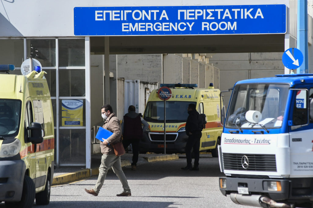 Κοντοζαμάνης: Περίπου 530 νοσηλεύονται με κορονοϊό στα δημόσια νοσοκομεία