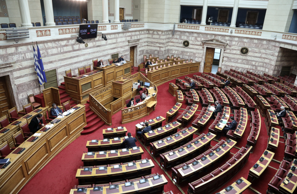Βουλή: Ψηφίστηκαν οι ΠΝΠ για τα μέτρα ενάντια στον κορονοϊό