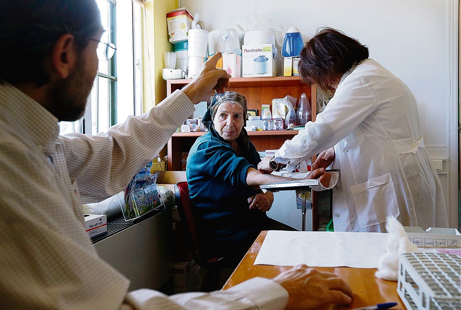 Πρωτοβάθμια υγεία: Μπαλώματα για να περάσει το τσουνάμι