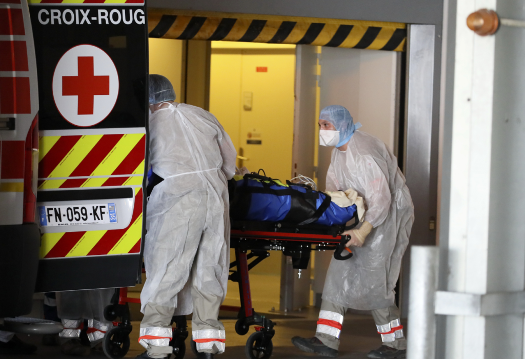 Γαλλία: 833 θάνατοι σε ένα 24ωρο – Εκκλήσεις από τις αρχές στους πολίτες για πειθαρχία στα μέτρα