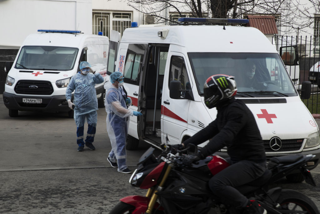 Κορονοϊός: 12 νέοι θάνατοι στη Μόσχα, 76 σε όλη τη Ρωσία, 10.131 κρούσματα