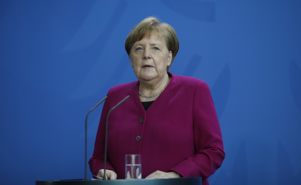 Πανηγυρίζει η Μέρκελ για το Eurogroup: «Σημαντικό ορόσημο και απάντηση στην πανδημία»
