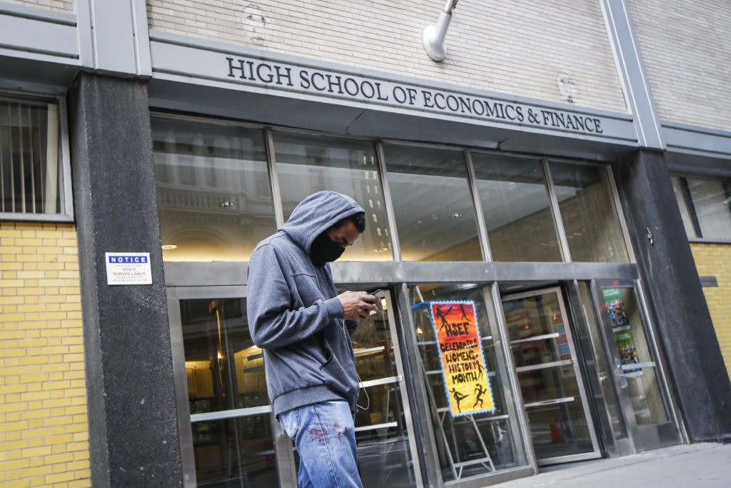 Οριστικά κλειστά τα σχολεία στη Νέα Υόρκη μέχρι το τέλος τους σχολικού έτους