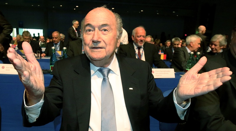 FIFA: Απαλλάχθηκε ο Μπλάτερ για τα τηλεοπτικά
