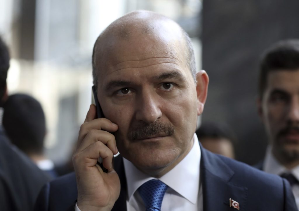 Παραιτήθηκε ο υπουργός Εσωτερικών της Τουρκίας λόγω του χάους με την καραντίνα