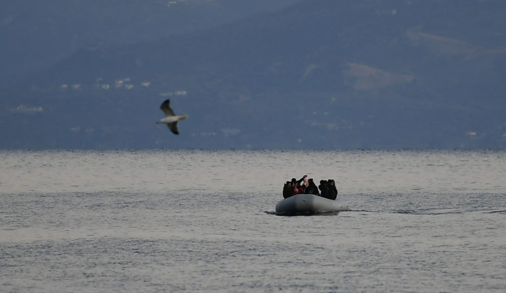 Ακροδεξιό παιχνίδι της κυβέρνησης Μητσοτάκη; – Αντιφατικές δηλώσεις υπουργών για πιθανό «βιολογικό πόλεμο» της Τουρκίας