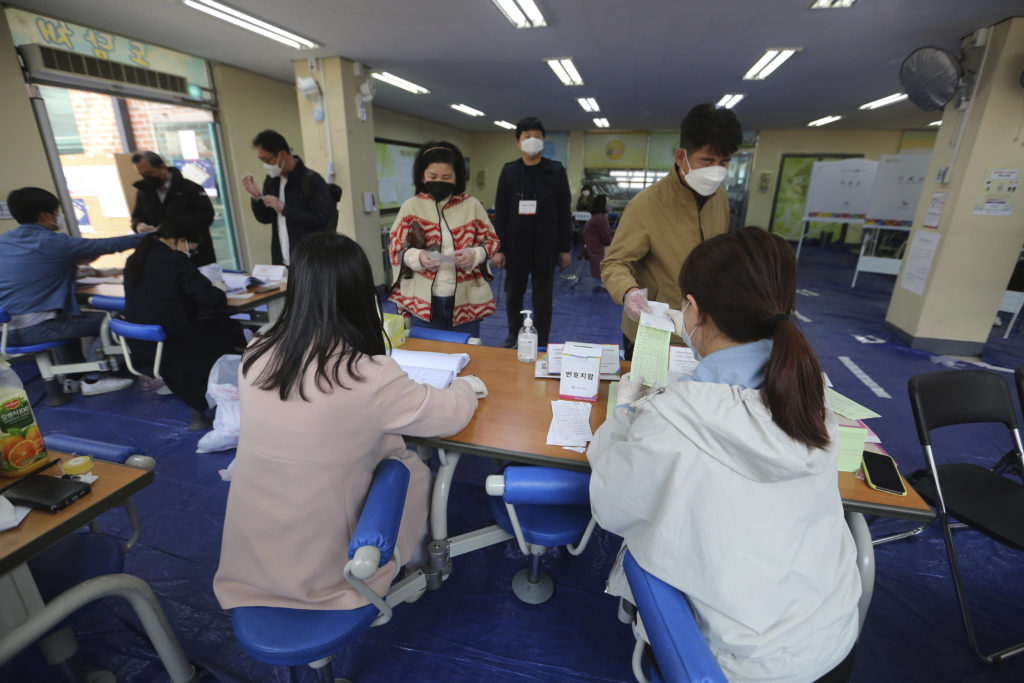 Εκλογές στη Νότια Κορέα εν μέσω πανδημίας