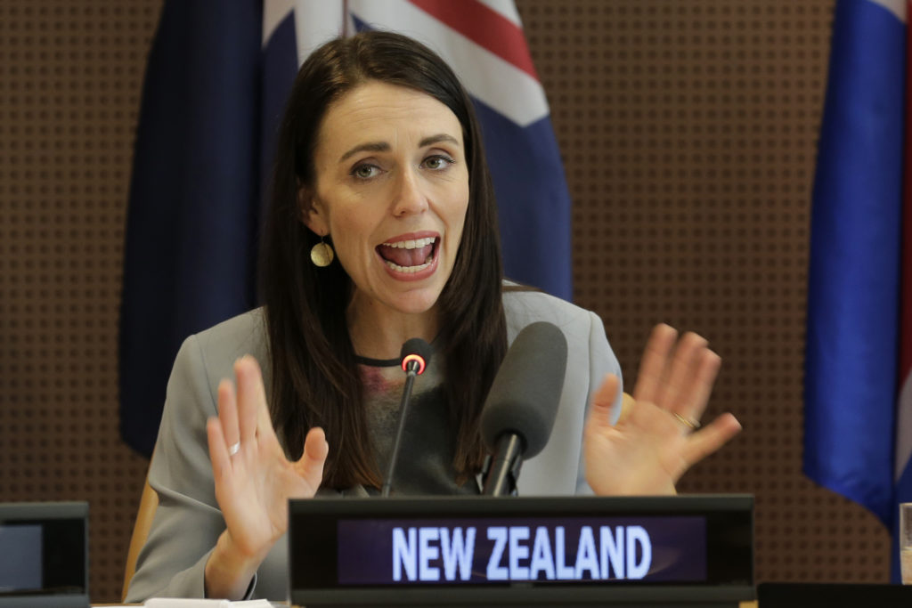 Νέα Ζηλανδία: Η πρωθυπουργός και τα μέλη της κυβέρνησης μειώνουν 20% τους μισθούς τους