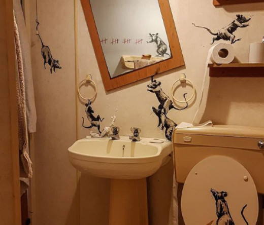 Το νέο έργο του Banksy βρίσκεται στην τουαλέτα λόγω καραντίνας