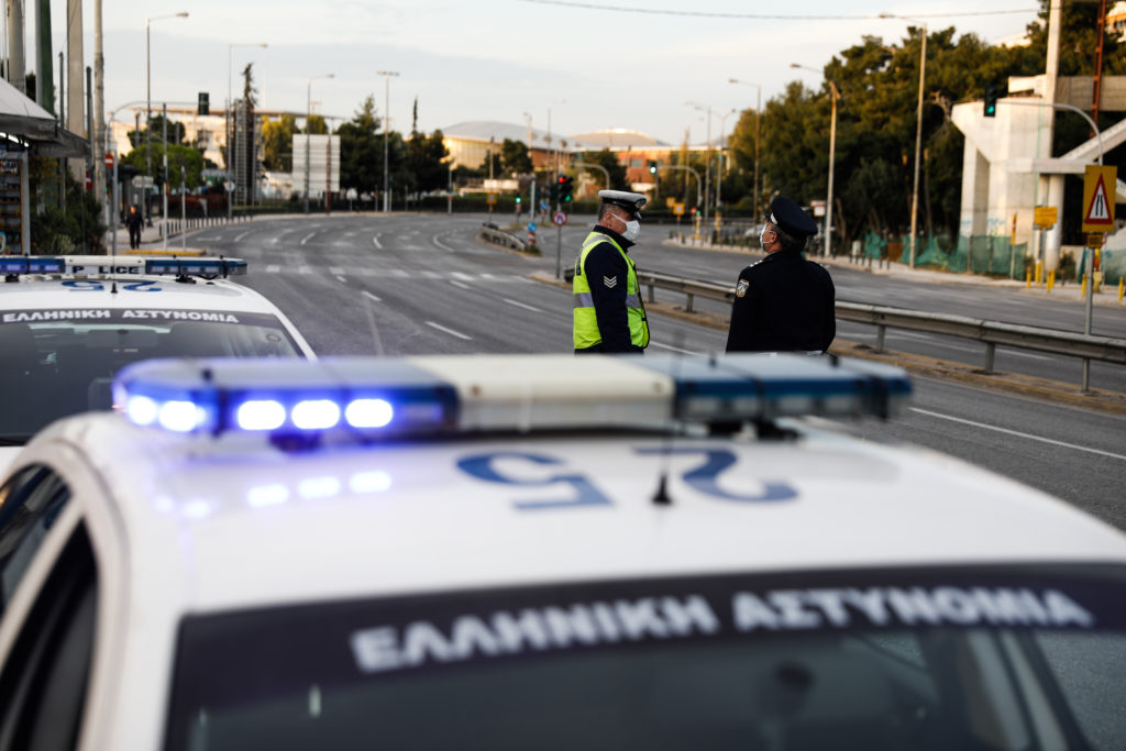 279 παραβάσεις για άσκοπες μετακινήσεις, 106 για εκτός τόπου