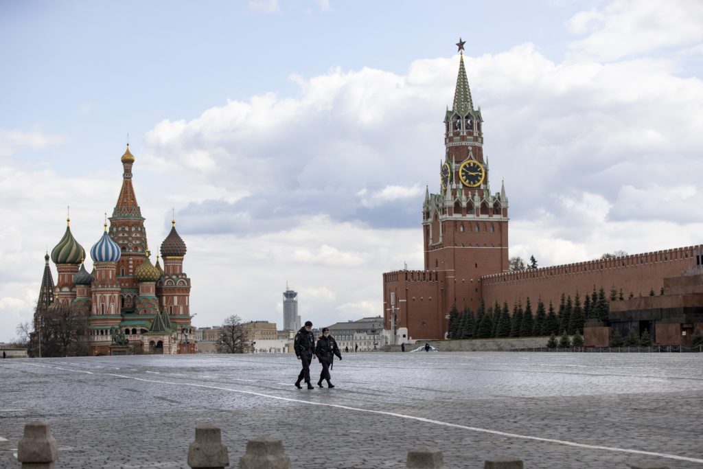 Κορονοϊός: Αυξήθηκαν κατά 5.642 τα κρούσματα στην Ρωσία – Ακόμη 53 νεκροί