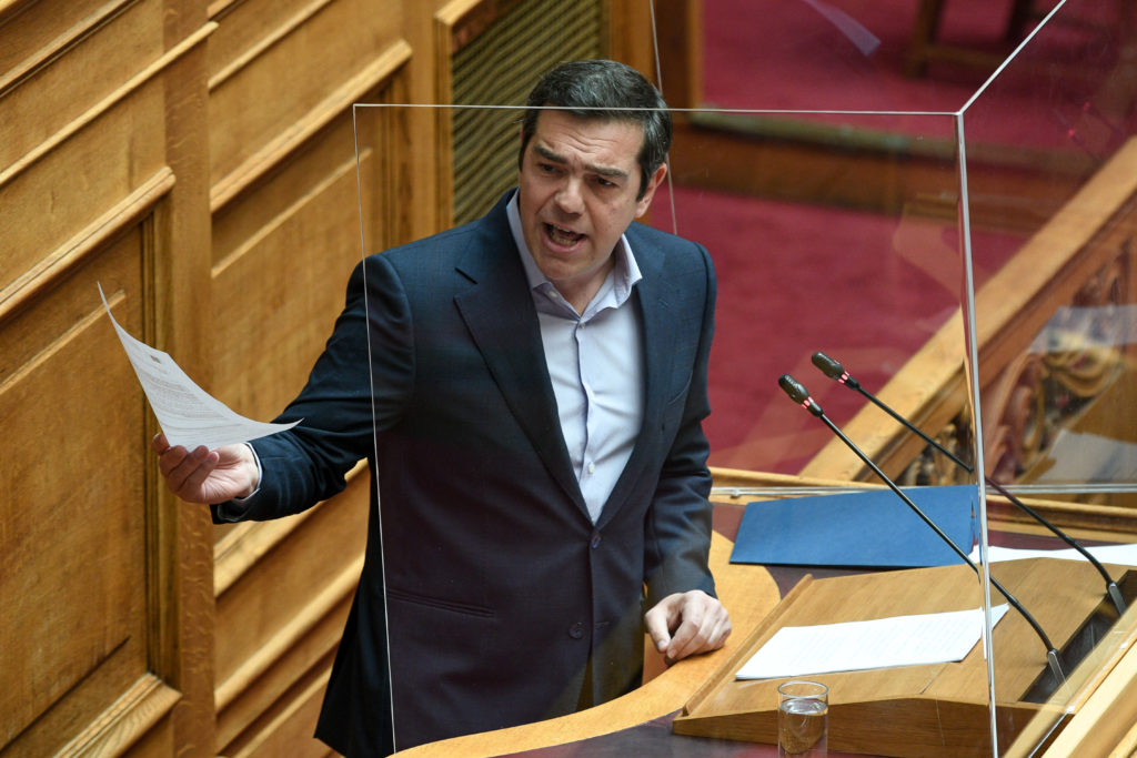 Τσίπρας στη Βουλή: Τα Μέσα που «στραγγαλίζετε» αποκάλυψαν τις πομπές σας