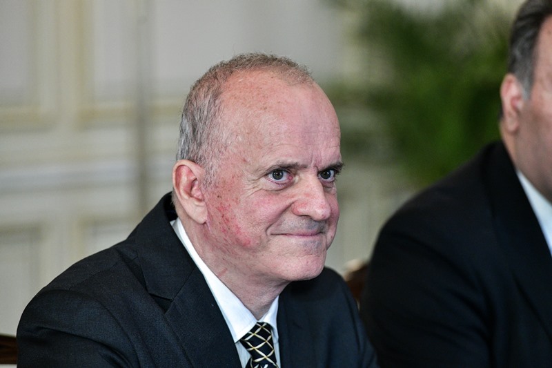 Κυνικός Λούλης: Το κράτος δεν είναι ασφαλιστική να αποζημιώνει εργαζόμενους και επιχειρήσεις (Video)
