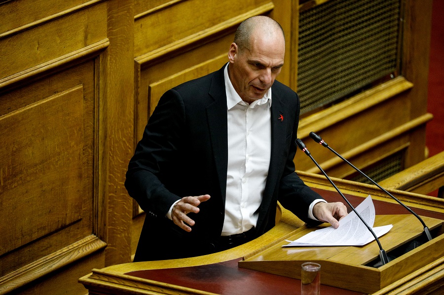 Γιάνης Βαρουφάκης: «Με τον ”Ηρακλή” μας φορτώνουν μνημονιακό χρέος €12 δισ. εν μέσω πανδημίας»