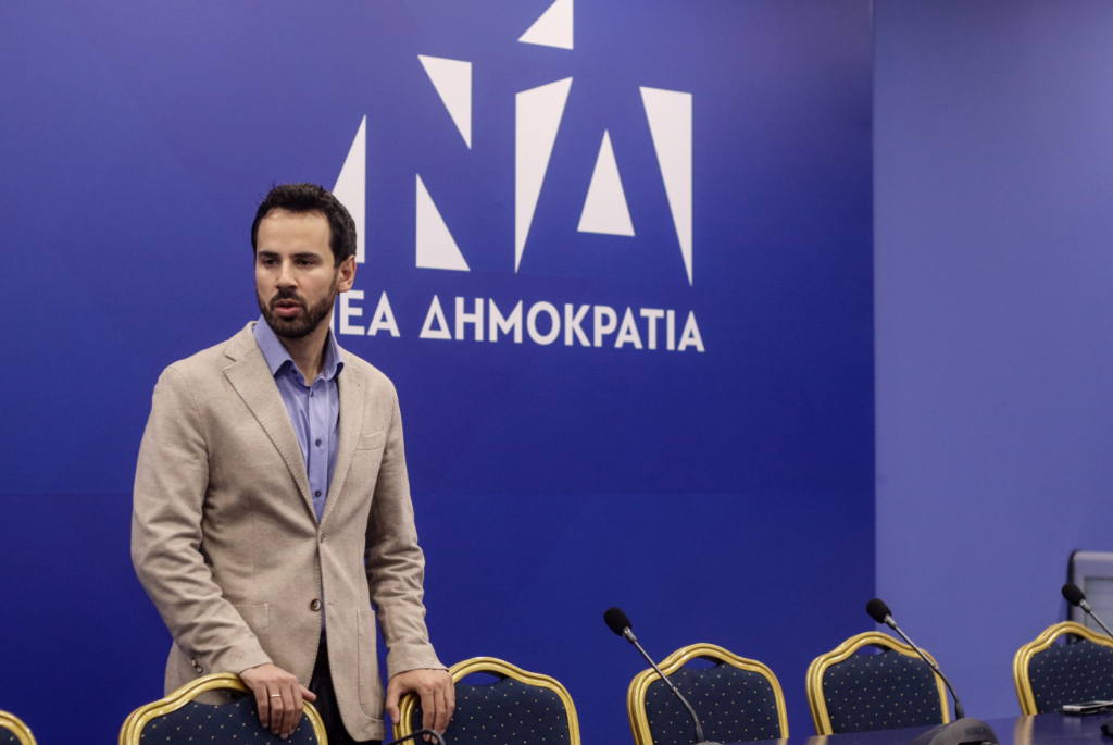 «Σπόντες» του «γαλάζιου» Ρωμανού προς Κυρανάκη για τις δηλώσεις περί πρόωρων εκλογών