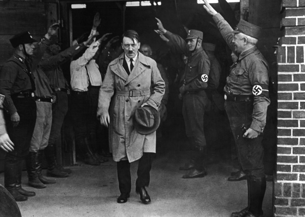 Όταν πέθανε ο ναζισμός: Πώς κάλυψε ο Τύπος της εποχής τον θάνατο του Χίτλερ