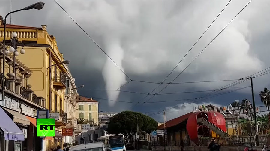 Γιγάντιος υδροσίφωνας χτυπά το Σαν Ρέμο (video)