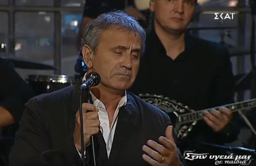 Κατέρρευσε ο Νταλάρας στην εκπομπή για τον Μάνο Ελευθερίου