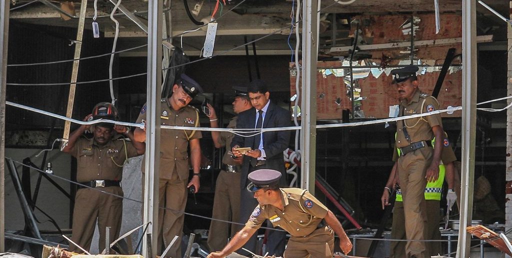 Σρι Λάνκα: Οι αστυνομικοί σκότωσαν τον πατέρα και τους αδελφούς του αρχηγού των καμικάζι  (video)