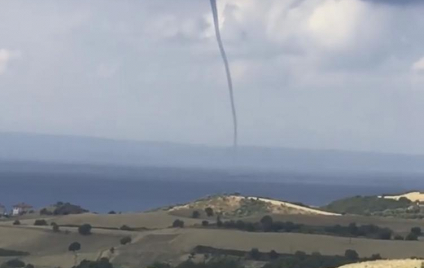 Τεράστιος υδροστρόβιλος στη Χαλκιδική (video)