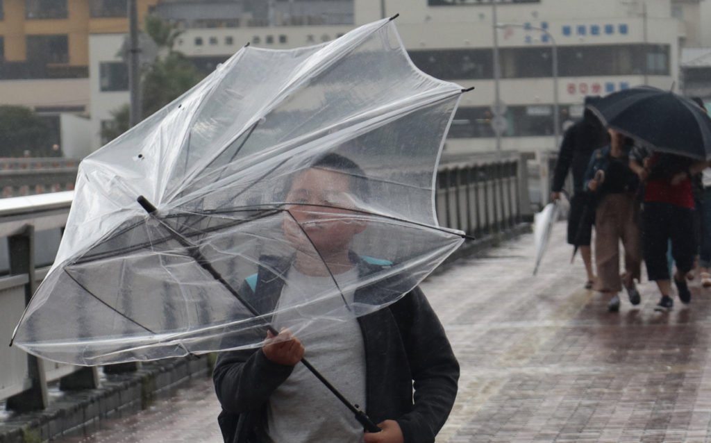 Ιαπωνία: 240 χιλιάδες πολίτες απομακρύνονται από το Κιούσου λόγω καταρρακτωδών βροχών (Video & Photo)