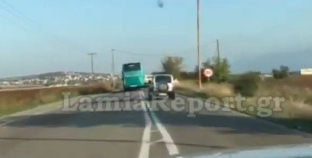 Λαμία: Επικίνδυνες προσπεράσεις από λεωφορείο του ΚΤΕΛ (video)