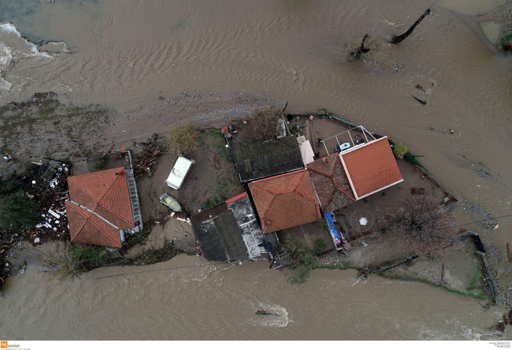 Ολυμπιάδα: Οι δρόμοι μετατράπηκαν σε ποτάμια λάσπης (Photos)