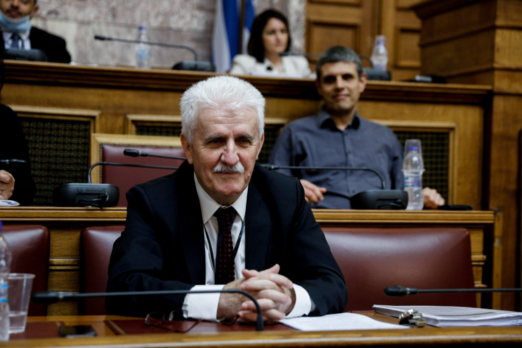 Βουλή: Νίπτει τας χείρας του ο πρόεδρος του ΕΣΡ για τη μιντιακή μονοφωνία
