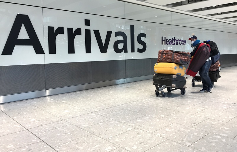 Βρετανία: Σε υποχρεωτική καραντίνα οι ταξιδιώτες που έρχονται στη χώρα από το εξωτερικό