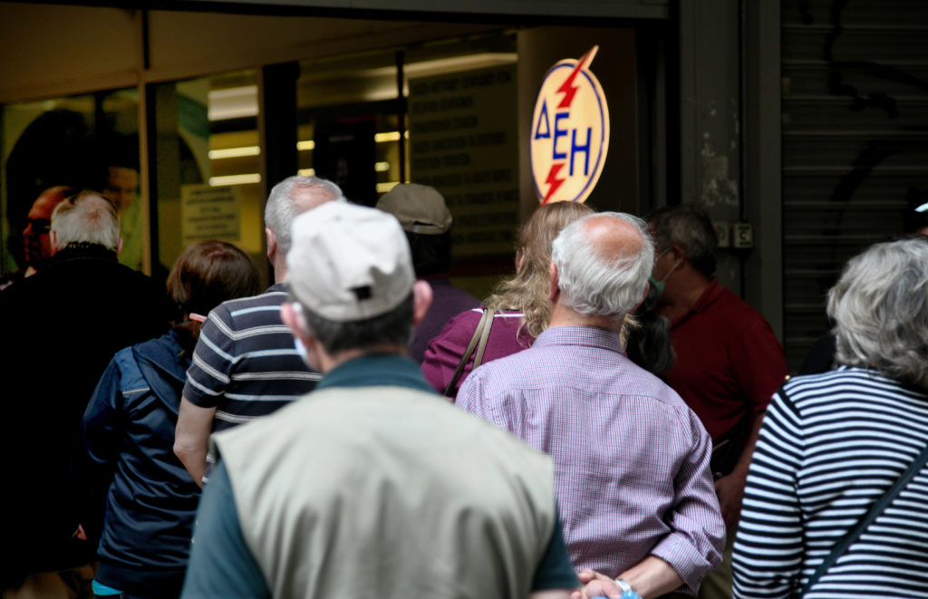 Η ΔΕΗ απαντά για τις σημερινές τραγελαφικές εικόνες και τις ουρές