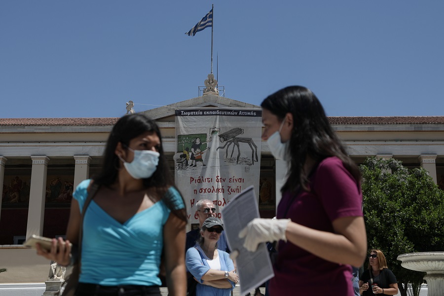 Μάσκες, έπαρση και επιστροφή στα παλιά