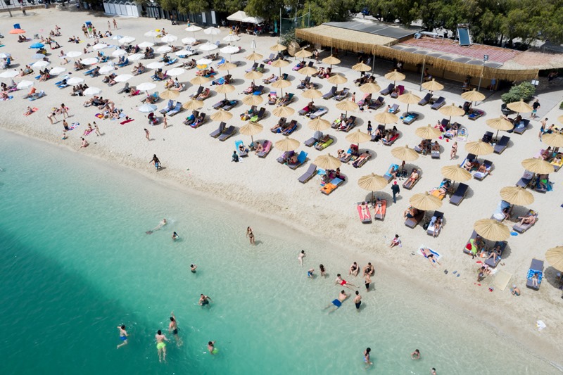 Ζέστη σήμερα και αύριο, δροσίζει από Τρίτη